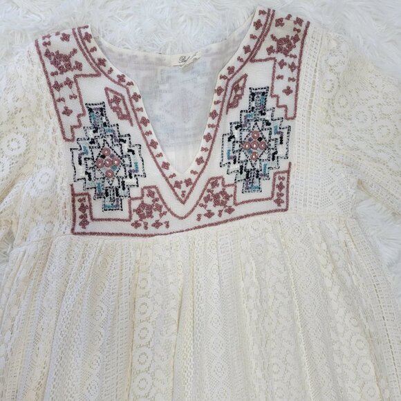 Boho Me Embroidered Crochet High Low Long Sleeve Dress - Size Small - Picture 4 of 12